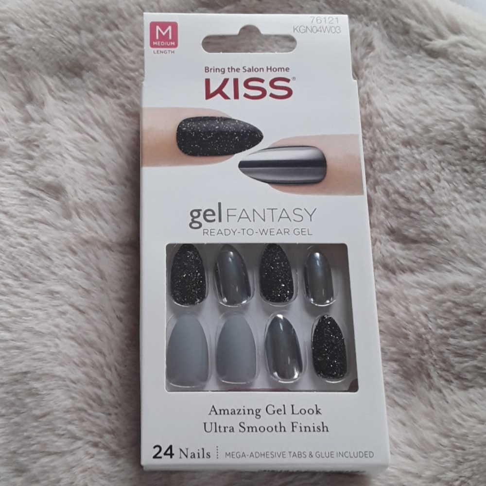 Fake nails